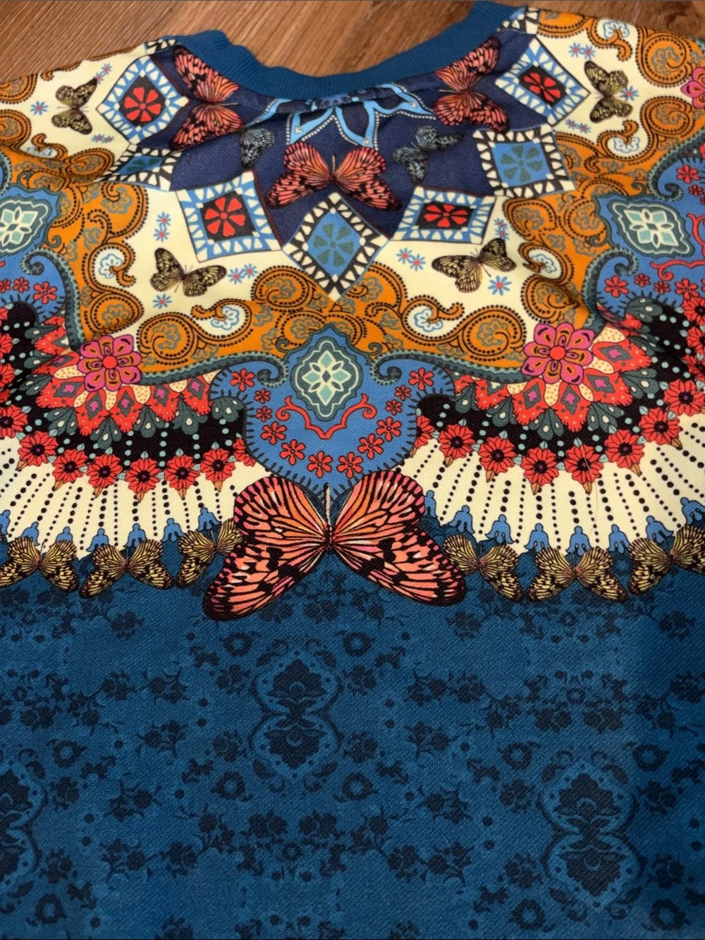 OFFERS OPEN! Adidas Farm Rio Blue Butterfly Print Borbomix Sweatshirt size small - Picture 9 of 9